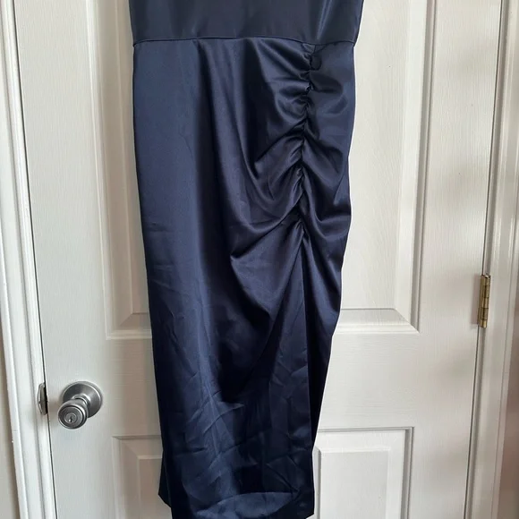 Betsy & Adam Midnight Blue Ruched Midi Dress - Picture 3 of 6